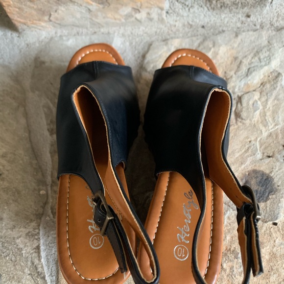 Black Wedges - Picture 4 of 4